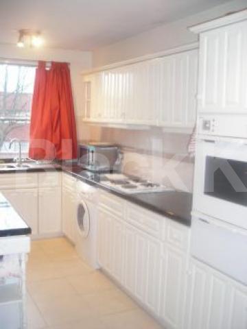 			VIEWINGS ESSENTIAL, 3 Bedroom, 1 bath, 1 reception Apartment			 Gloucester Avenue, CAMDEN NW1